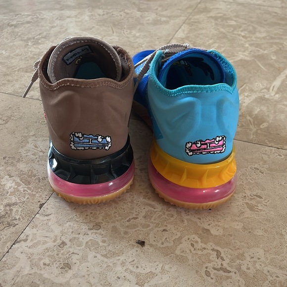 Lebron 18 Low Wile E. Coyote Vs. Roadrunner Basketball Shoes Men Size 10 New - Picture 6 of 6